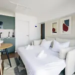 Octopus House Caparica Apartamento *
