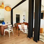 Octopus House Caparica Apartment *