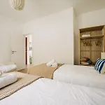 Octopus House Caparica Apartment *
