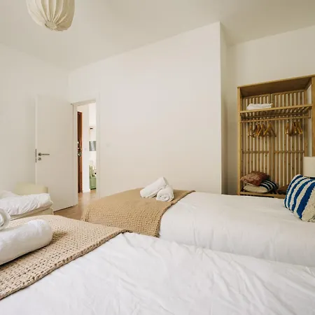 Octopus House Caparica Apartmán *
